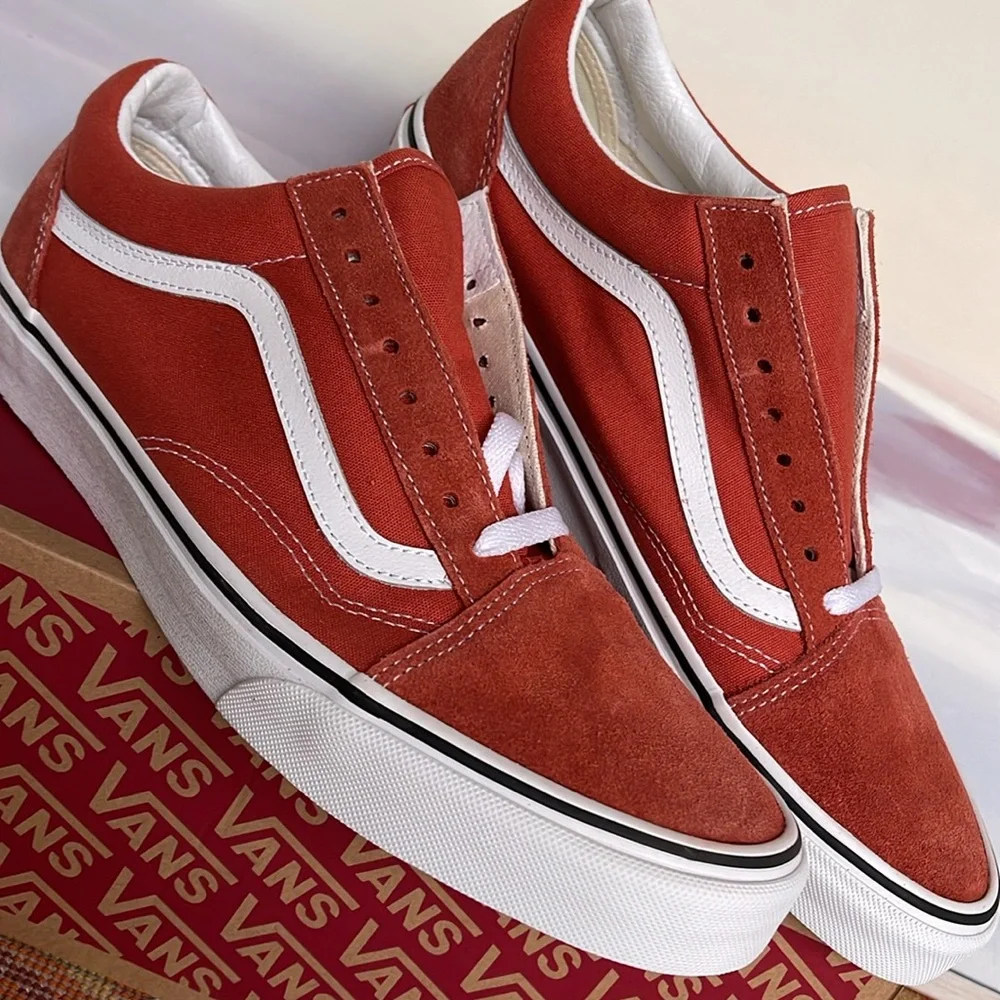 Vans Men’s Old Skool Vr3
Color Theory Burnt Ochre
VN0005UFGWP
Sneakers - Picture 7 of 16